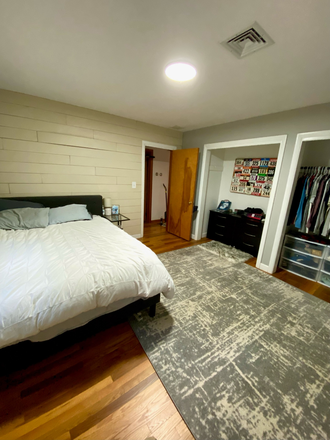 Bedroom - 3 bedroom 1 bath close to campus