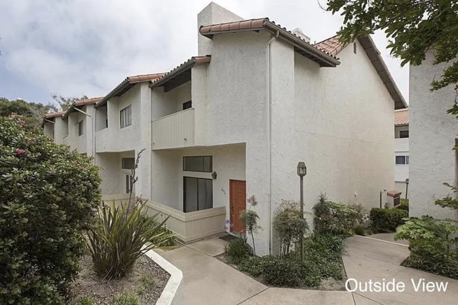 Outside View - Private bedroom in 4BR/3BA La Jolla Townhouse