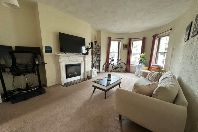 1 - GREAT location 1 bedroom near Whole Foods
