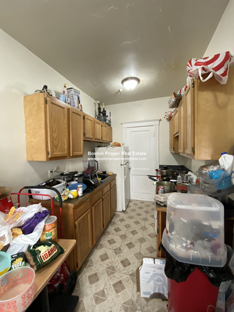 A - SPACIOUS 1 BEDROOM Apartments