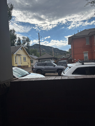 Porch View - Spring Sublet close to campus
