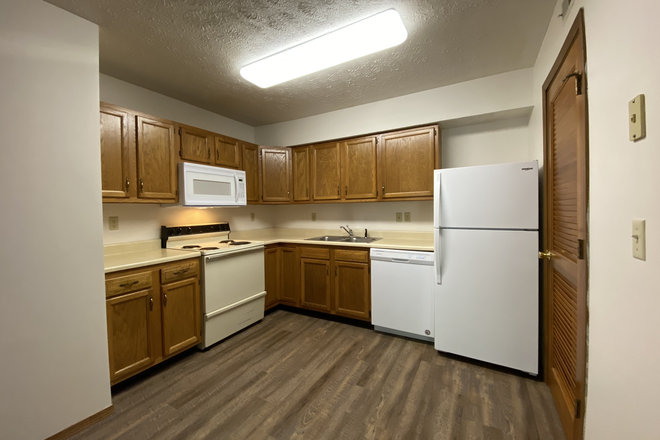 Kitchen - 715 Tippecanoe St Apartments
