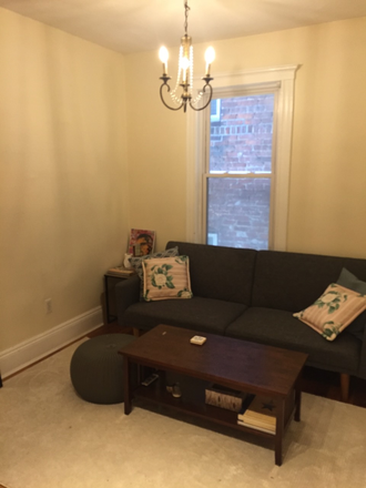 Living Room - NICE UNIT CLOSE TO HARVARD, MIT, MGH