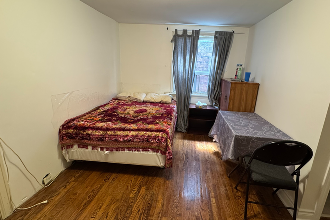 Bedroom - Rooms Available in Home