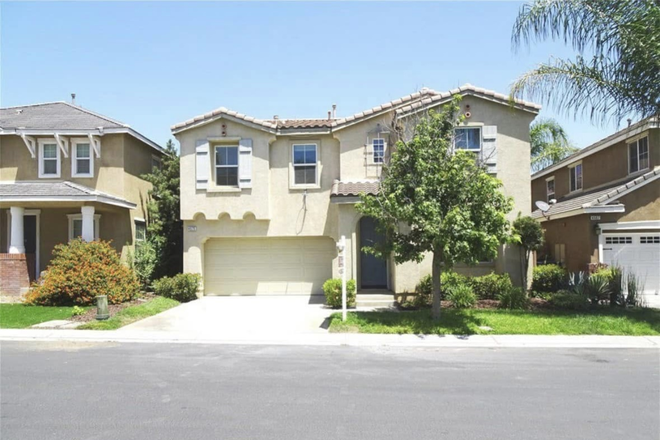 Outside street view - 5b3b $4000/month