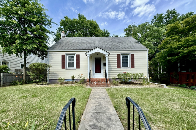 Street view - 4BR home-Linden Lane-Princeton