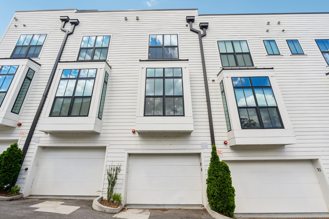 Exterior - Modern Townhome in Old Fourth Ward | 2 Bed/3.5 Bath + Flex Space | Rooftop Deck with City Views