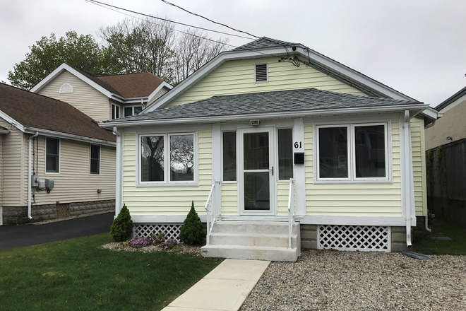 Exterior - 61 Boon St, Narragansett, RI House