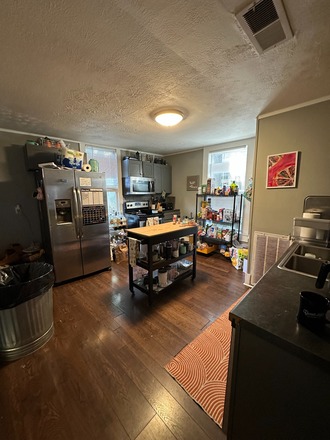 Kitchen - Subleasing 1 bedroom of a 6 bedroom fort house, fully furnished, porch, private parking