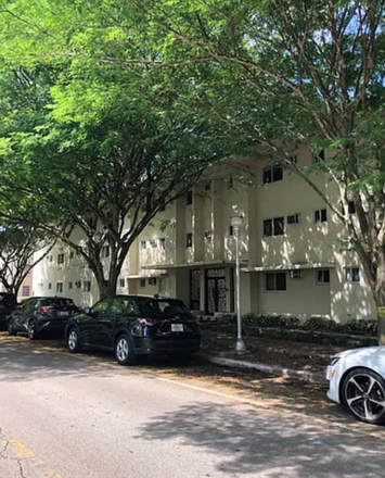 View from Street - 1 Bedroom Downtown Coral Gables and 3.7 miles from UM