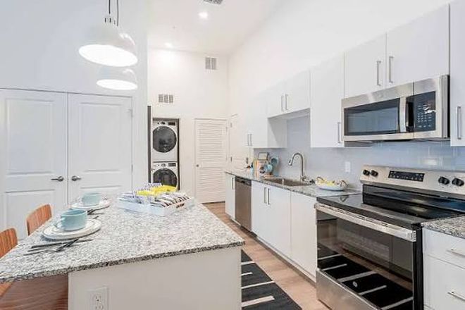 Kitchen - Accolade Collegiate Village East Apartments