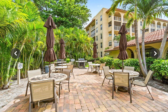 common area - Furnished Master Bedroom with Private Bathroom & Walk-In Closet | 4 Min walking to Beach Apartments