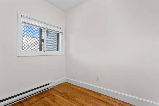 Bedroom #2 - 2 Bed near Greenline!! 800 SQFT!!