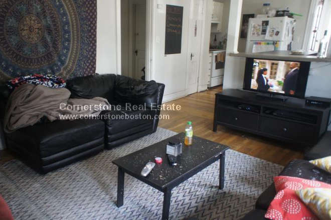 Image 2876385 - Affordable 4 Bed, Open Kitchen Living Room Area, Patio Apartments