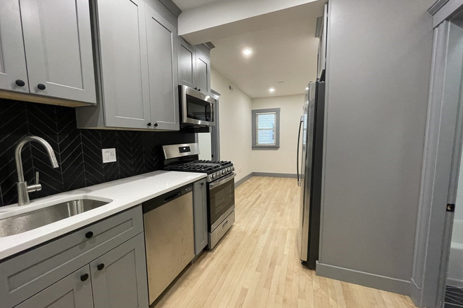 LIVING - BEAUTIFUL 4 BED/2 BATH WITH CENTRAL A/C AVAIL. 9/1/25! Apartments