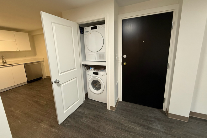 Call NOW for showings! 617-236-8600 - DARLING ST - GORGEOUS RNOVATD TRUE 2BR/1BA AVAIL *9/1/2026* W/ LIVING RM, IN UNIT W/D, HW & WIFI INC Apartments