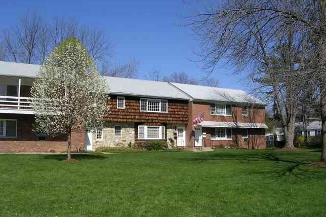 Exterior view - 1BR/2BR apts-Lawrence Rd-Lawrenceville