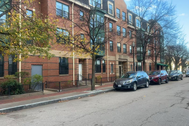 Outside - A bedroom close to Northeastern out for rent.