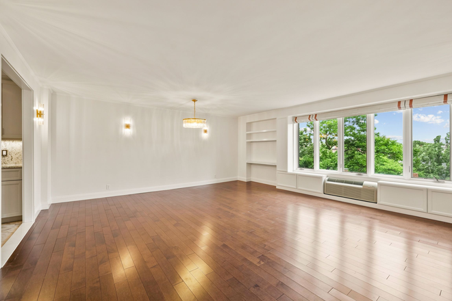 Living Room - 19 Chauncy Street, Unit 4B, Cambridge, MA Condo