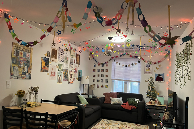 Shared common space - Quiet, Convenient Location in SCC