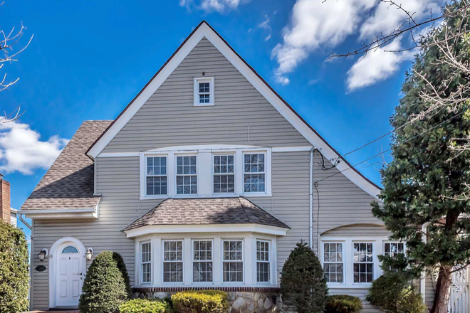 House - Meadowbrook House