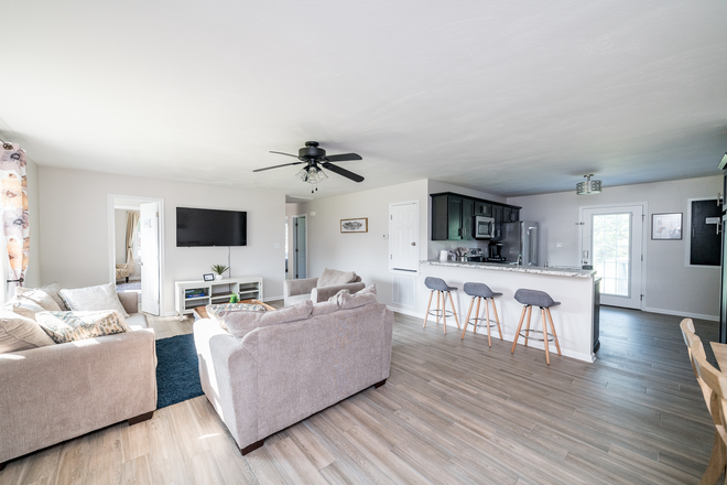 Living Area - Renovated & Furnished Duplex less than 10 minute drive to Liberty University Duplex