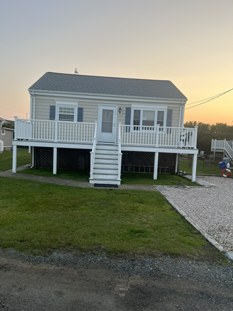 Home - 4 Arbeth Ave Wakefield RI