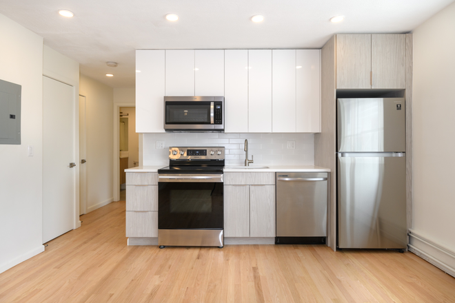 Kitchen - Luxury 1 and 2 Bedroom Apartments with In-Unit Laundry and AC