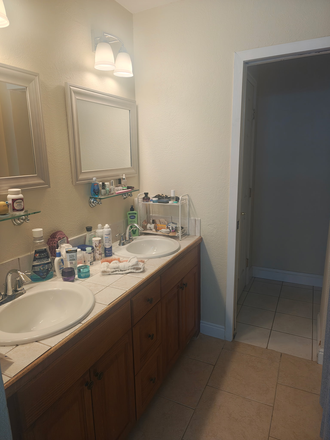 Private Bathroom - Room Available for Fall Semester House