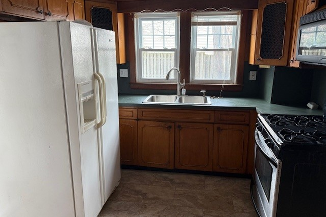 Kitchen - 4BR home-Maclean St-Princeton