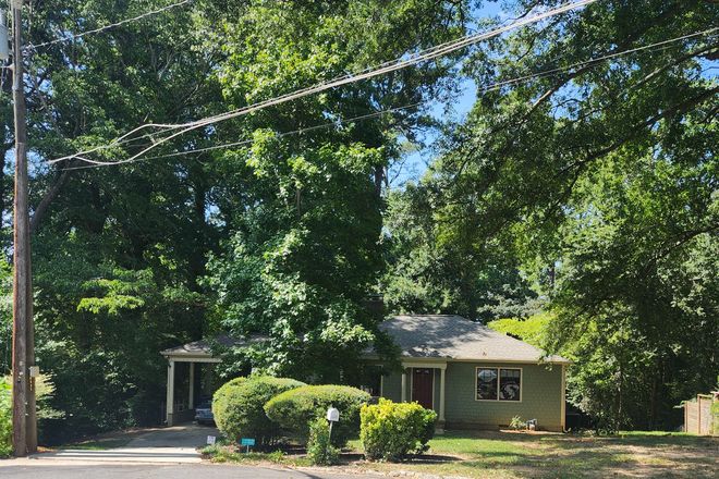 Front View - LaVista Park (Brookhaven) Bungalow - Close to Campus