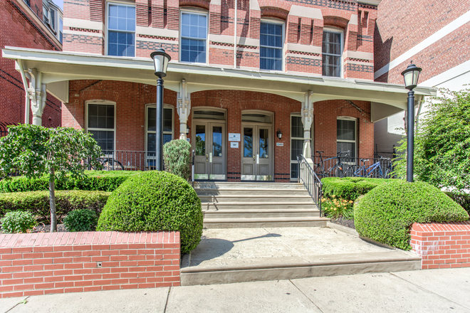 Photo - Campus Apartments