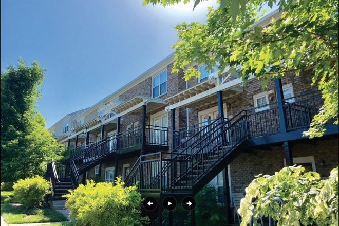 Outside view - THE WOODLANDS TOWNHOUSE