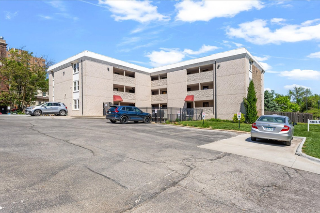 Building - Blackstone Apartment/Condo