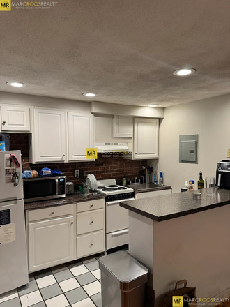 x - Back Bay 2 Bed Beacon St