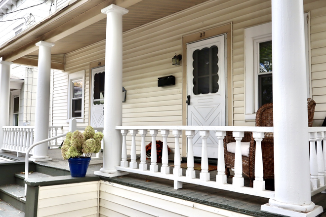 Front Porch - Unfurnished 2BR home-Moran Ave-Princeton