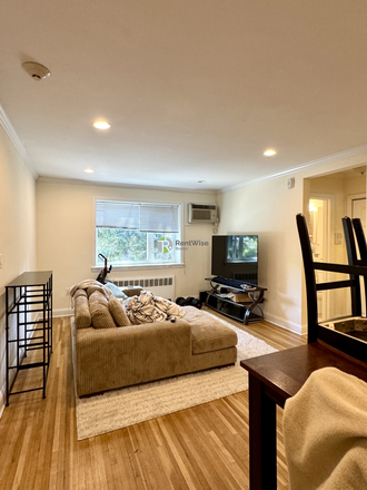 1 - No Fee + 1 Mo Free - 1-Bed in Coolidge Corner incl Gas, Heat, HW + Laundry