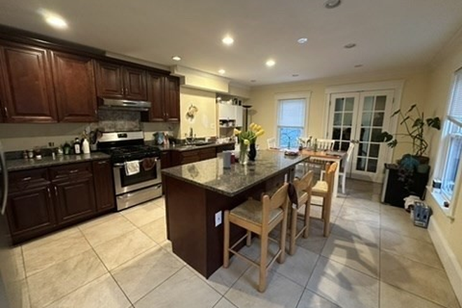 kitchen - LOCATION! HUGE 4 Bed / 2.5 Bath in Central Sq w/ LAUNDRY IN UNIT! Parking Options! Available 7/1/26 Apartments