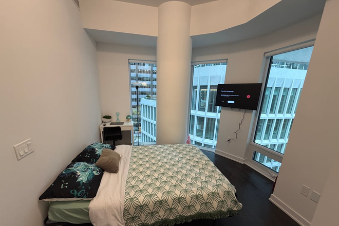 Master Room - Bedroom - Fully Furnished Private Rooms | Chinatown Near OCAD & UofT St. George