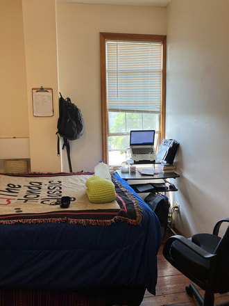 these are all photos of the bedroom. It will be unfurnished - Room for Rent in Shared House