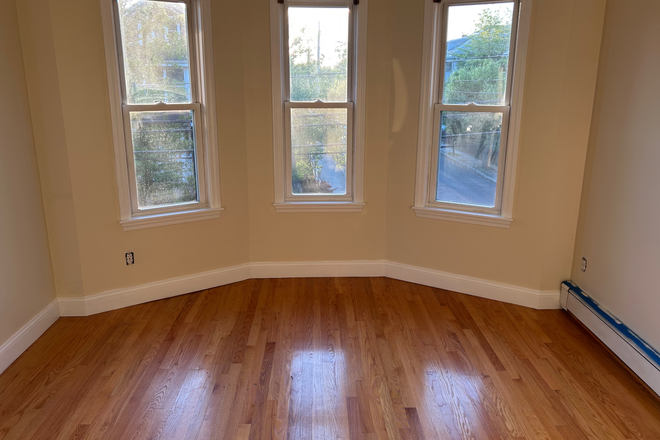 Bedroom - Close to campus Apartments