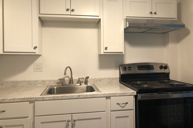 kitchen - Three bedroom apartment- Umass bus route-Amherst