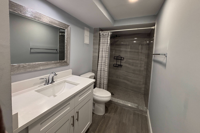 Remodeled private bathroom - Furnished Ground Floor Remodeled Room w/Private bathroom– Walk to FAU Condo