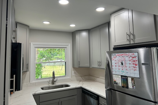 Kitchen - WALK TO CAMPUS--FURNISHED--REMODELD House