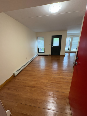 Call NOW for showings! 617-236-8600 - MASS AVE - HUGE 3BR/1BA DUPLEX *AVAIL NOW* W/ LNDRY IN BLDNG, H&HW INC NEXT TO MBTA ORANGE LINE! Condo