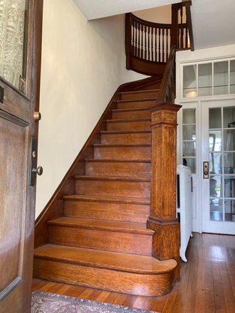 front entrance - Charming 1 bdr / rent offset possible in exchange for work House