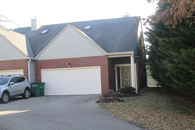  - 3 Bedroom 2 Half Bath Townhouse with 2 Car Garage