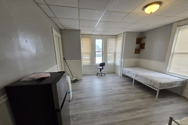 bedroom - apartment close to campus