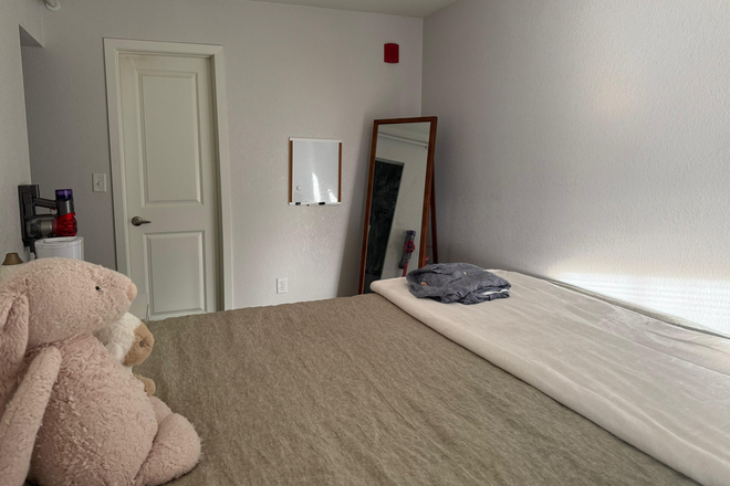 Bedroom - The Lodge Apartments