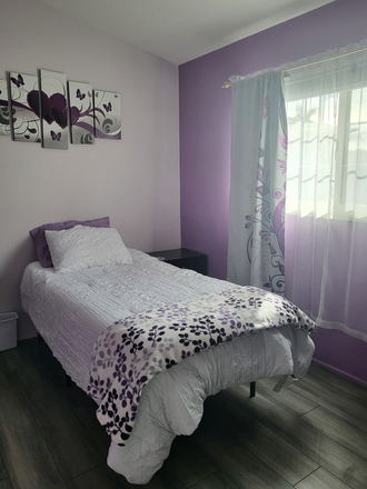 bedroom - Jocelyns Safe and Quiet homestay